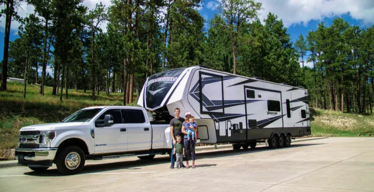 Best RV Sharing Options: 2026 Fleet & P2P Platform Guide