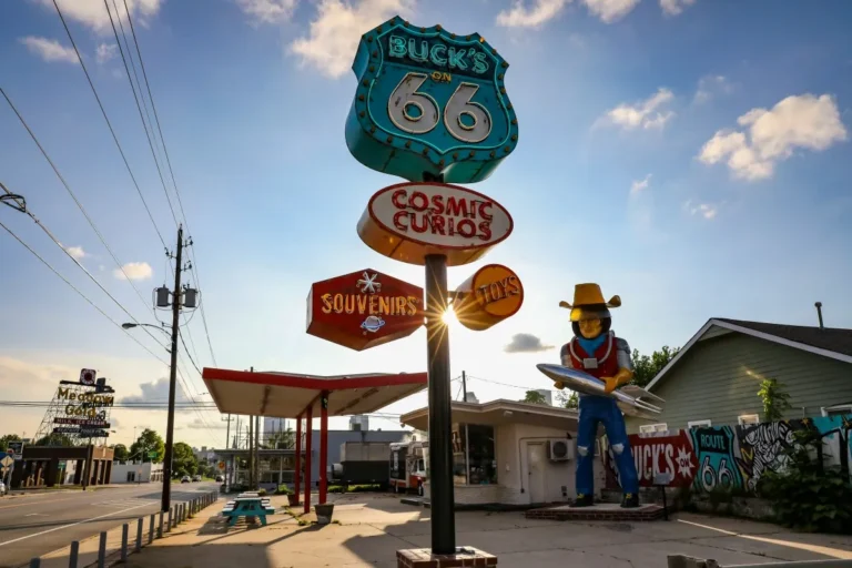 Historic Highway Destinations USA: A Guide to Early American Roads